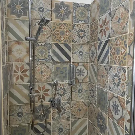 Donsanto تاورمينا